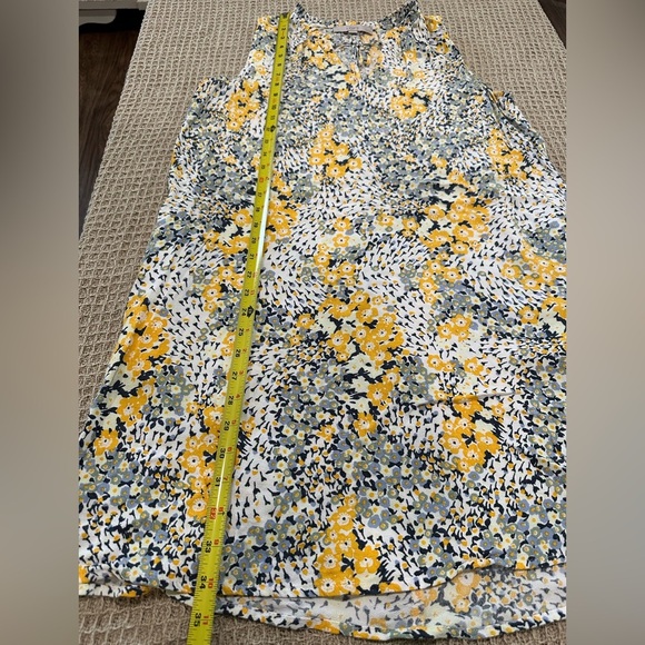 LOFT Yellow and White dreses Vibrant Floral Design - Picture 6 of 7
